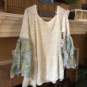 🆕🌟Free People🌟ivory sweater with bell sleeves